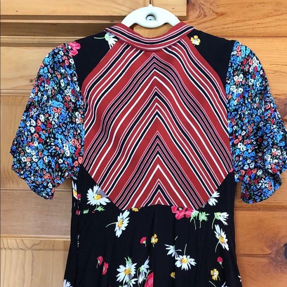 FREE PEOPLE FLOWERED MINI DRESS size 6 - SO CUTE!! - Picture 2 of 8